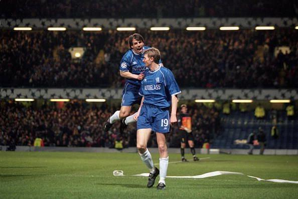 Gianfranco Zola ed Andre Tore Flo in maglia blues